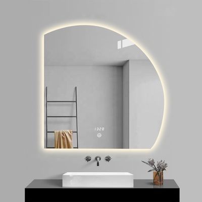 Striscia a LED Luce tricromatica personalizzata Specchio intelligente Un must per i bagni moderni