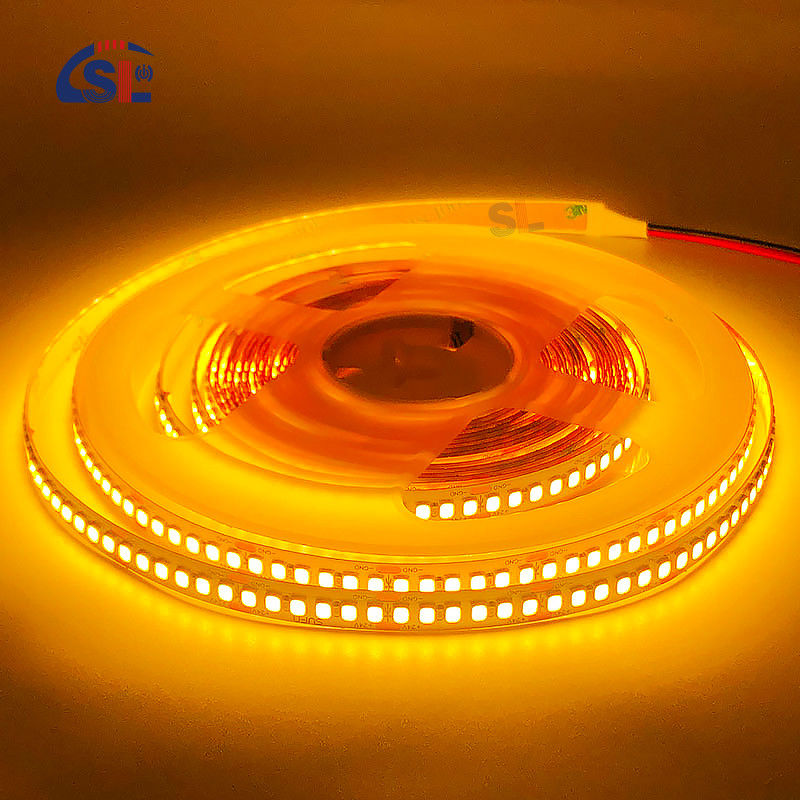 3 DC12V SMD2835 Electroplate PCB 240Ds 8mm Ra 80 2700K LED Light Strip per uso residenziale