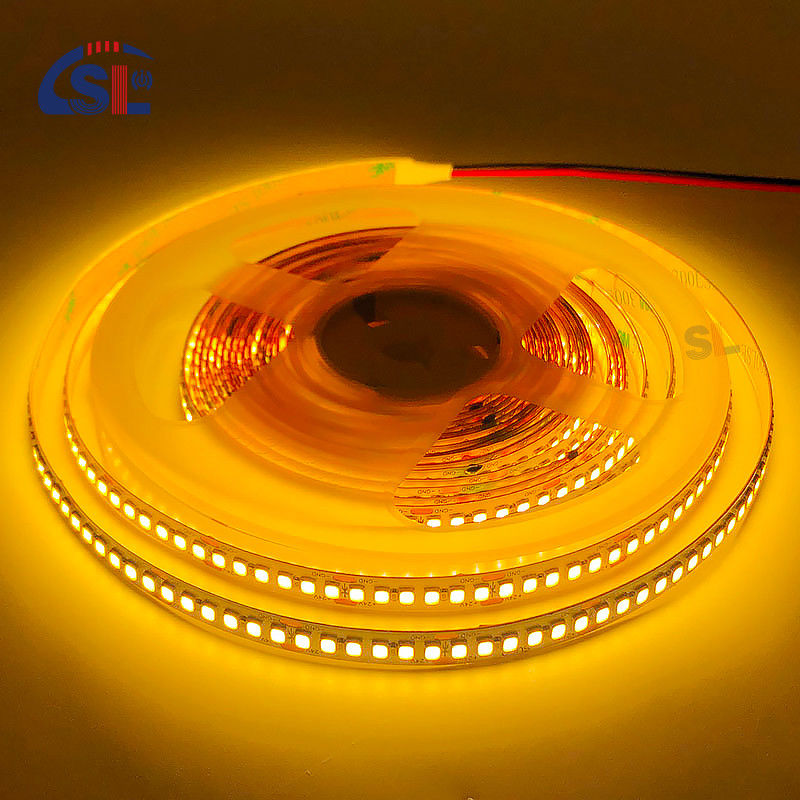 DC12V 24V SMD2835 Electroplate PCB 240Ds 8mm Ra 80 3000K LED Light Strip per uso residenziale