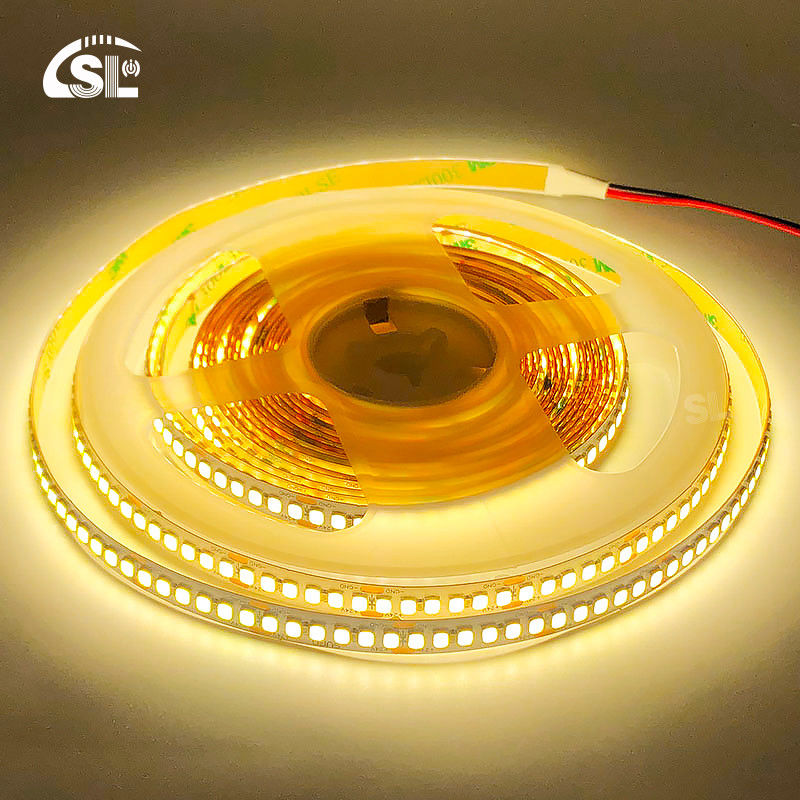 DC12V 24V SMD2835 Electroplate PCB 240Ds 8mm Ra 80 4000K LED Light Strip per uso residenziale